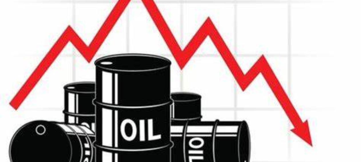 Oil Markets Plunge as Dollar Surges on Anticipation of Higher Rates