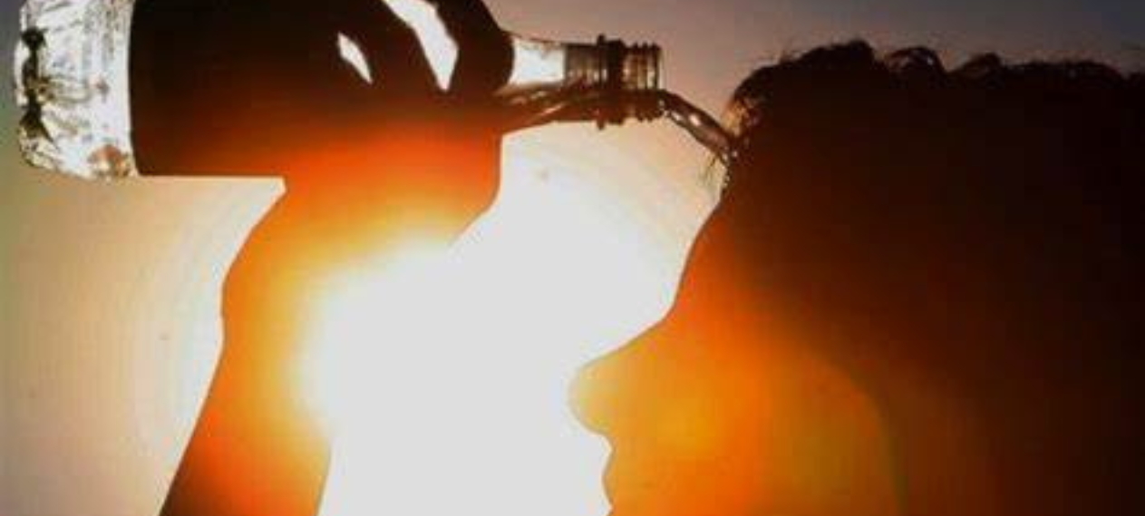 Karachi Sizzles at 39°C with Unwavering Humidity