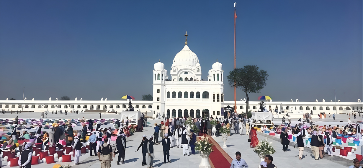 Sikh Pilgrims Proceed to Kartarpur